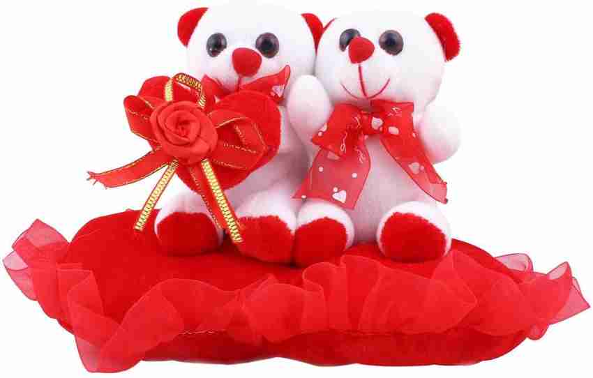 Couple shop soft toys