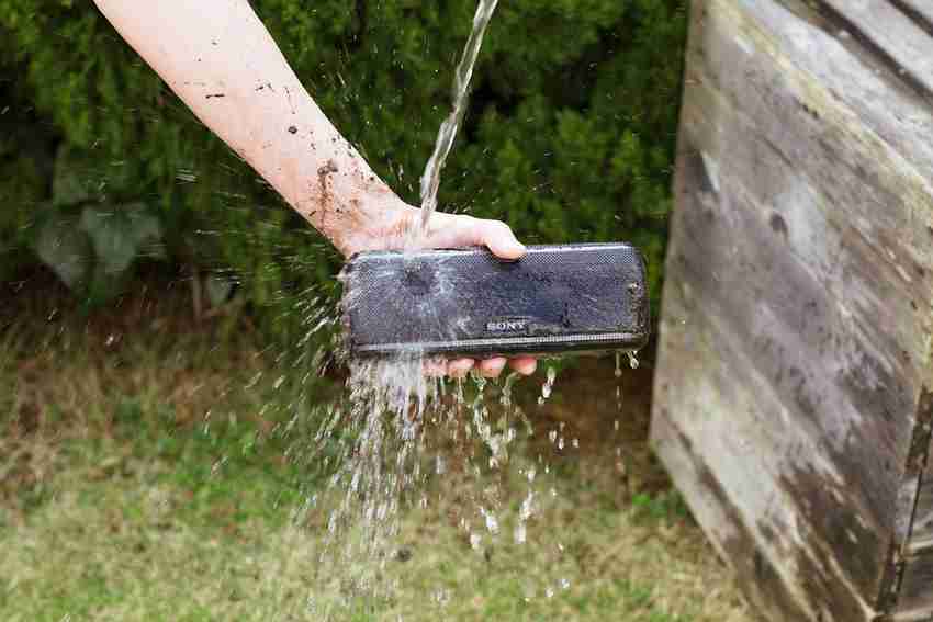 Sony srs sales xb31 waterproof