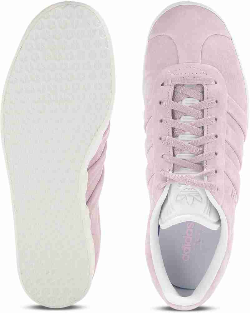 Adidas originals gazelle deals stitch and turn women's