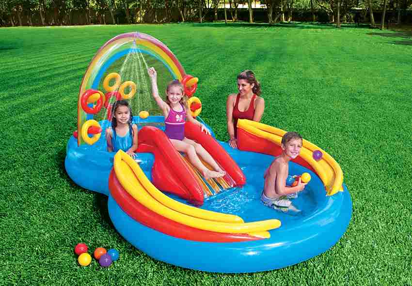 Inflatable water shop play center