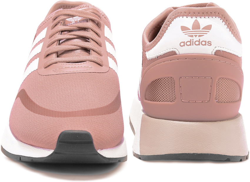 aq0267 adidas