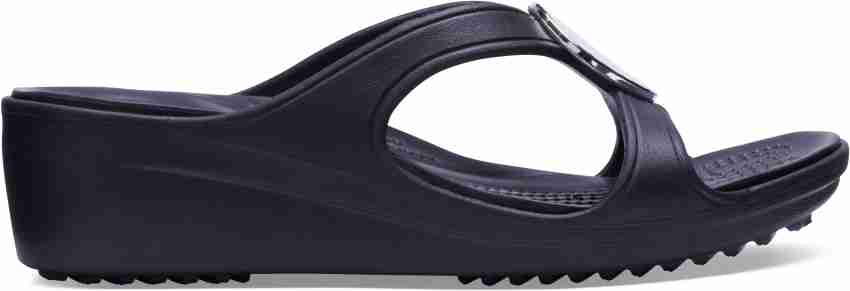 New Womens Crocs Sanrah Liquid Metallic Black Silver Summer