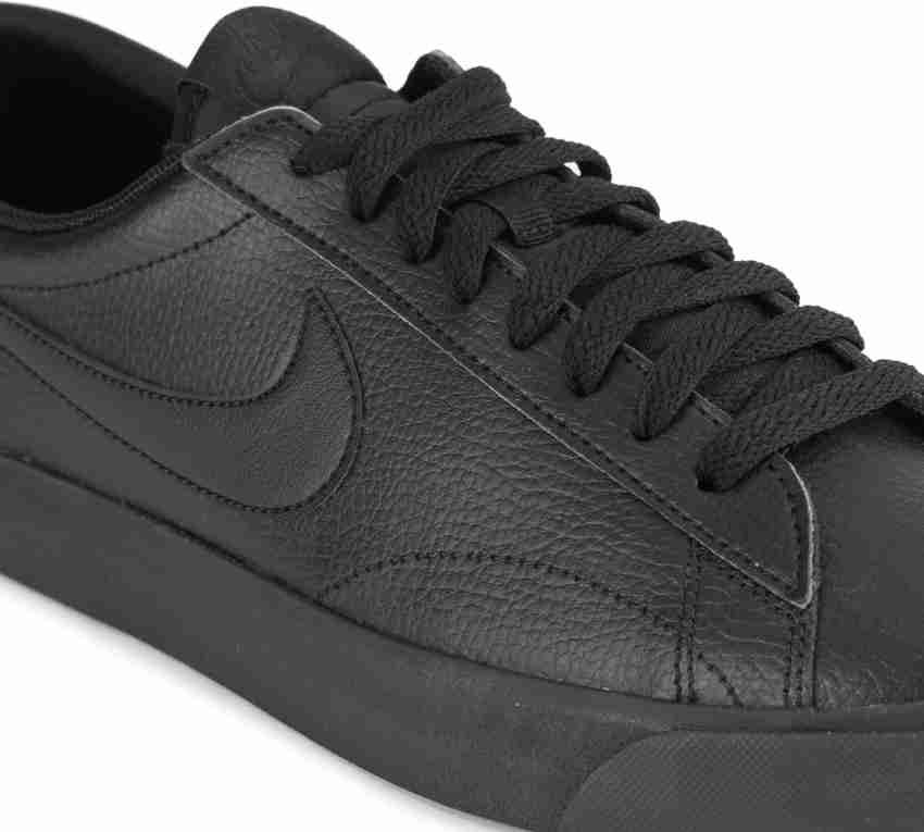 Nike tennis classic on sale black