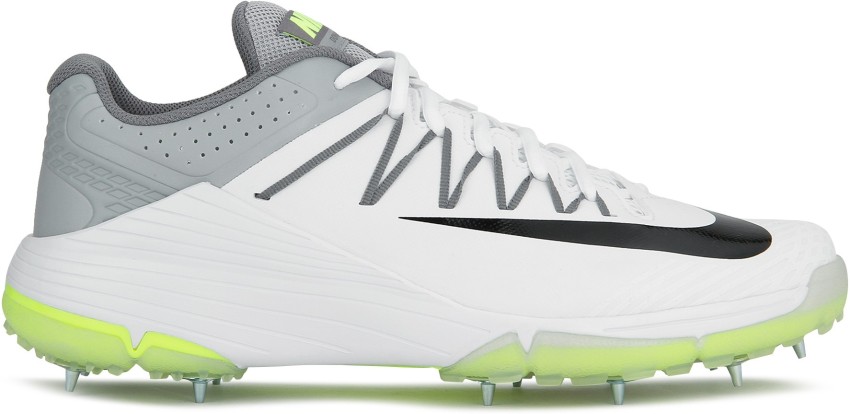 Nike spikes clearance cricket shoes