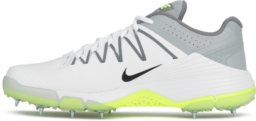 Nike domain cricket on sale spikes