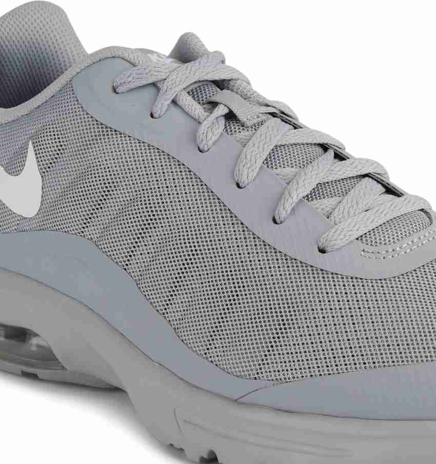 Men's air max online invigor print running sneakers