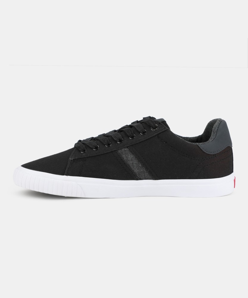 Levi's store picasso sneakers