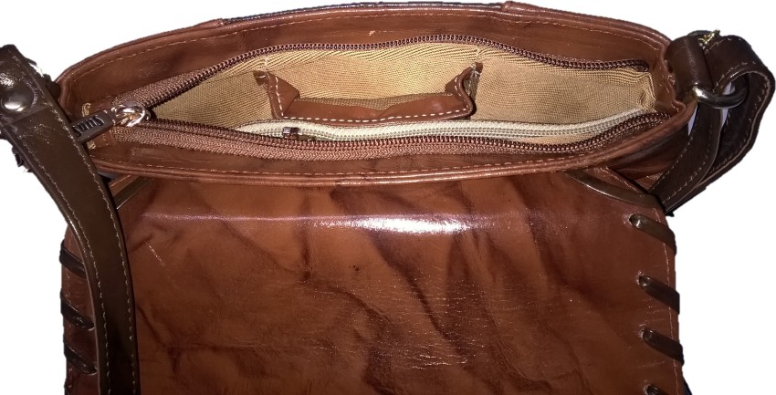 Australian Made Women's Small Cross-Body Leather Bag – The Real McCaul  Leathergoods