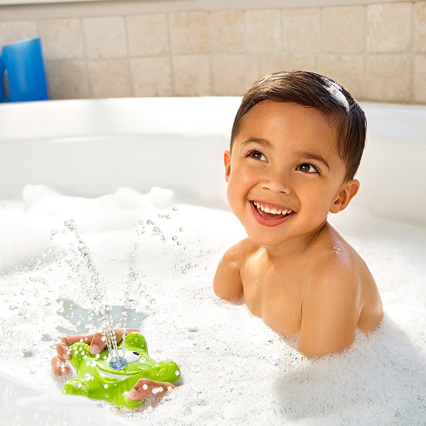 MUNCHKIN Spray Star Bath Fountain Bath Toy Spray Star Bath