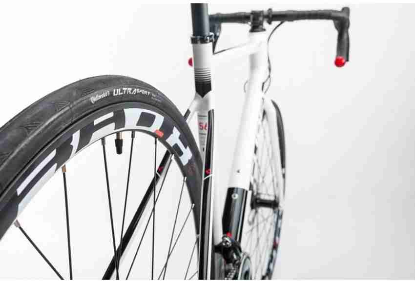 CUBE Attain Pro Disc 700x23C SORA Bike For Adults White Black