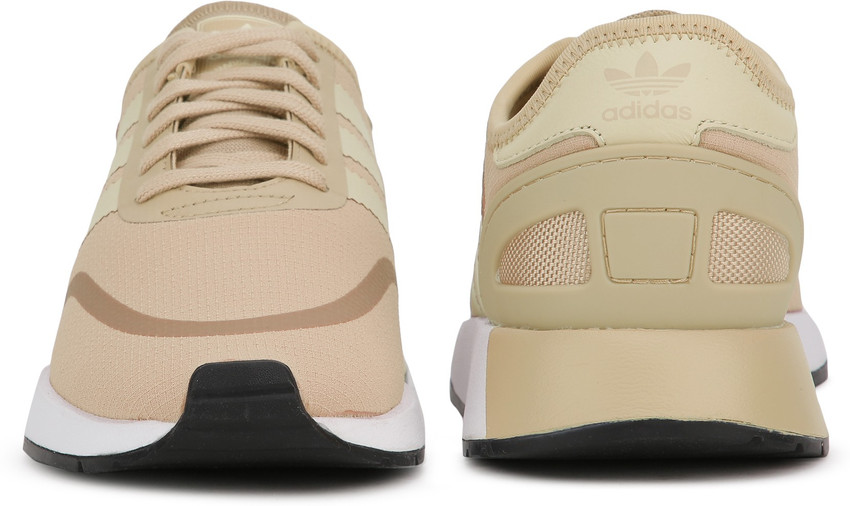 Adidas aq0265 2025