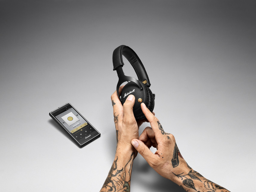 Marshall bluetooth monitor on sale headphones