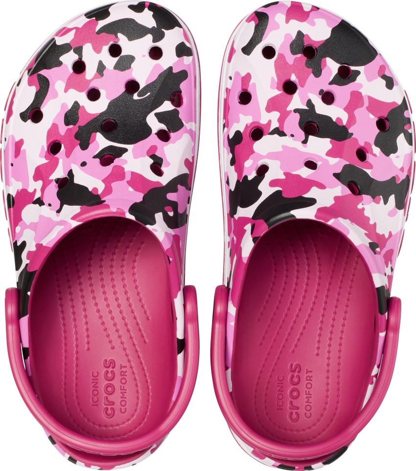 Pink 2024 camo crocs