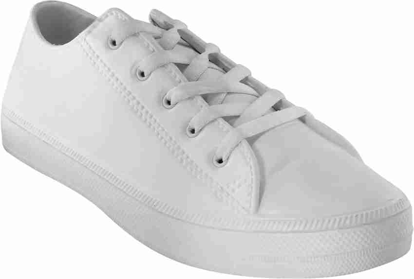 Tennis white store shoes