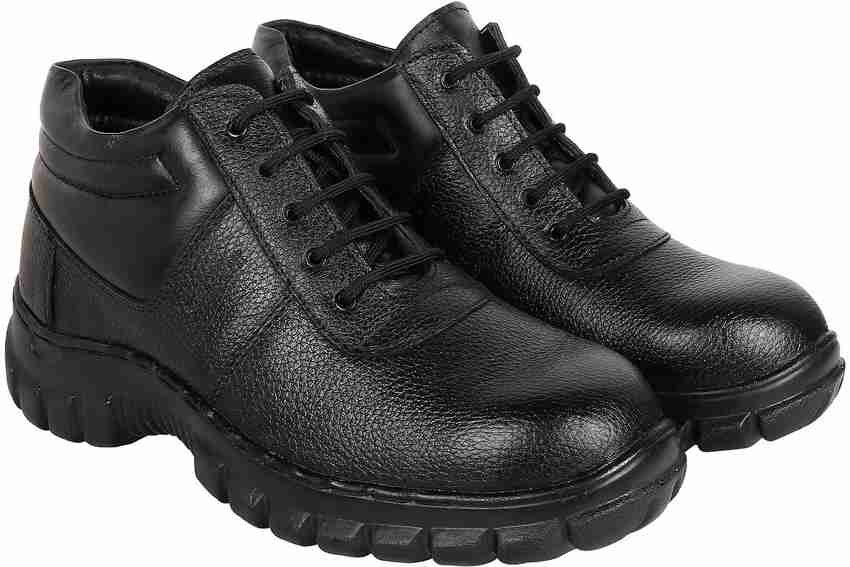 Safety shoes online flipkart 2025