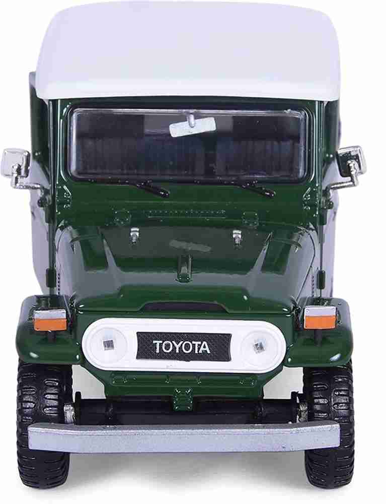 Motormax 1 24 Toyota FJ40 Hardtop Diecast Car Platinum