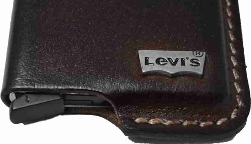 levis mechanical card case