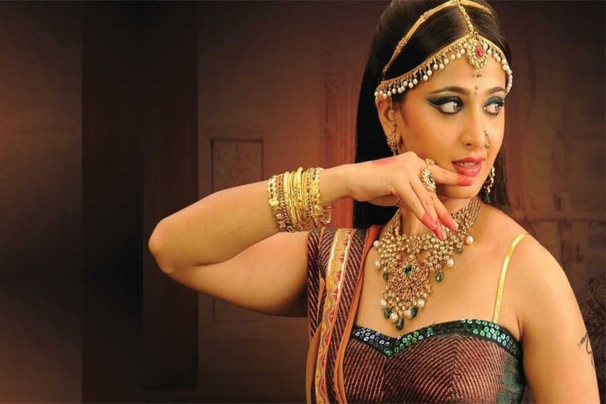 anushka shetty bahubali 2 Poster Paper Print Decorative posters