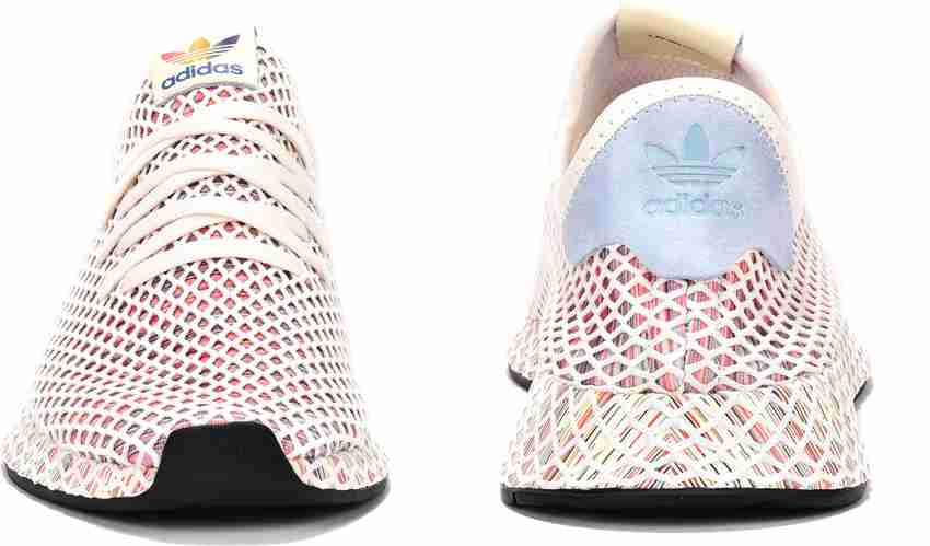 Adidas deerupt lgbt store