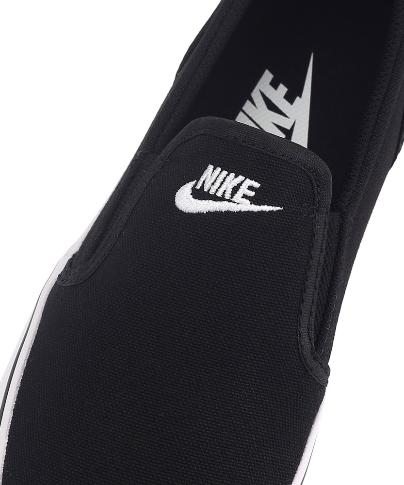 Nike toki slip 2025 on womens black