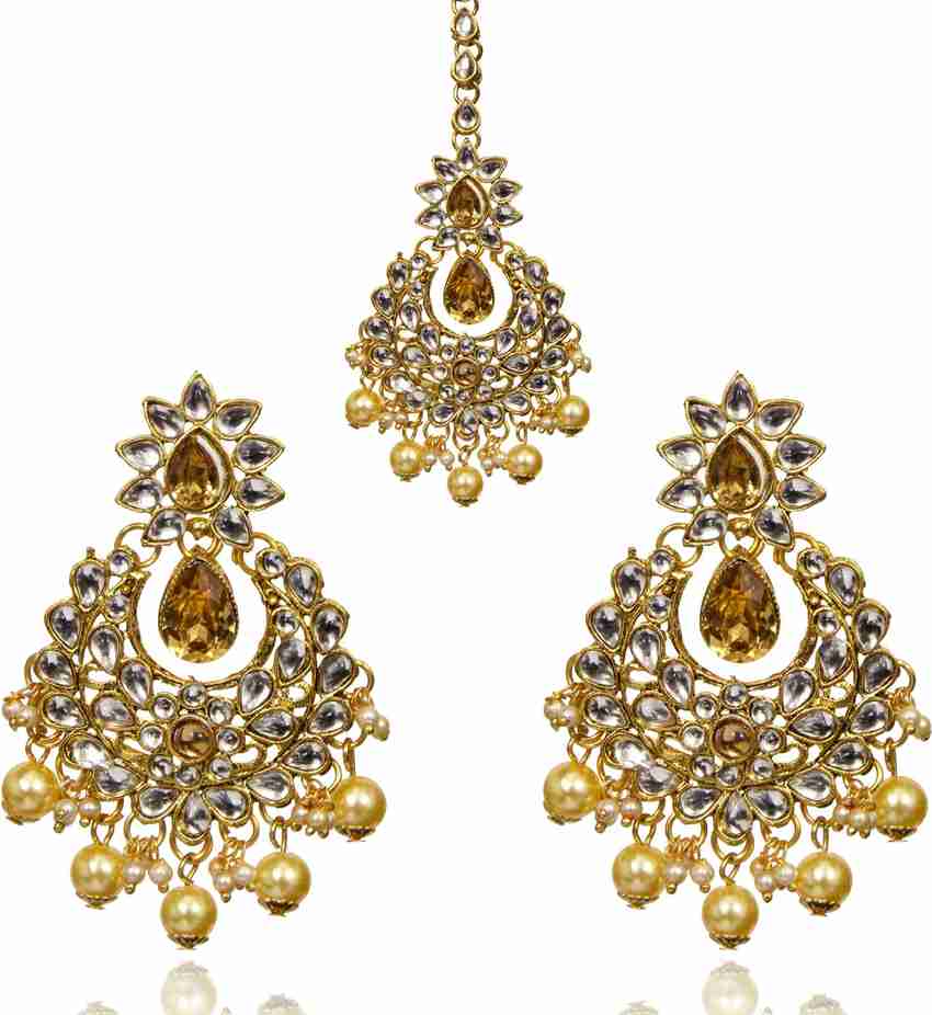 Jhumka with hot sale maang tikka