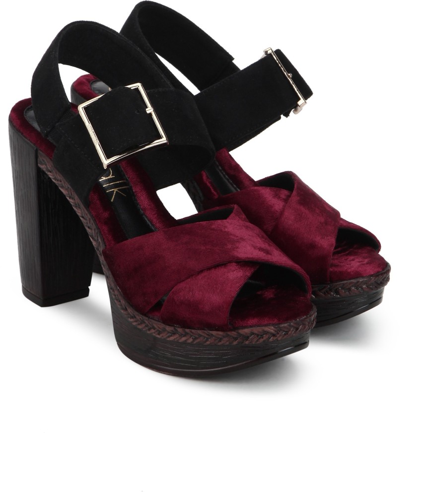 Maroon on sale colour sandals