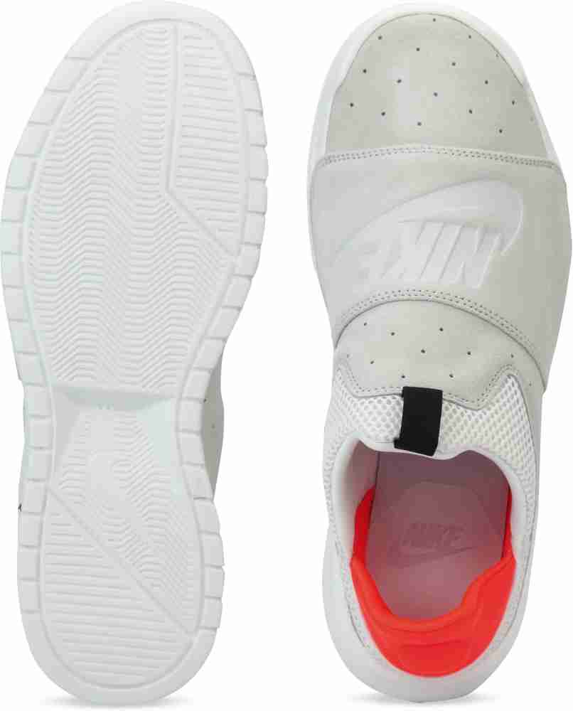 nike benassi slip shoe review