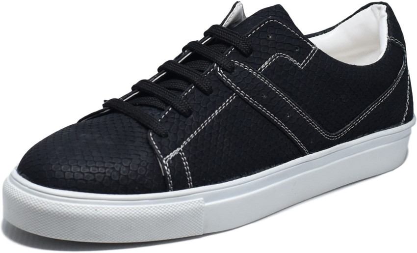Doc martin best sale shoes flipkart