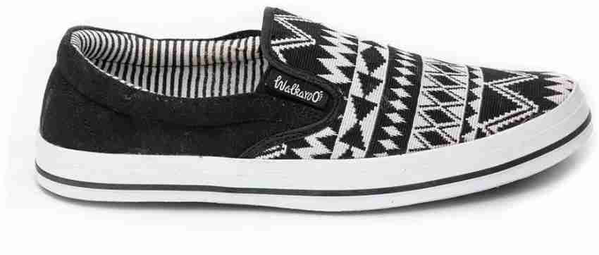 Walkaroo canvas outlet shoes