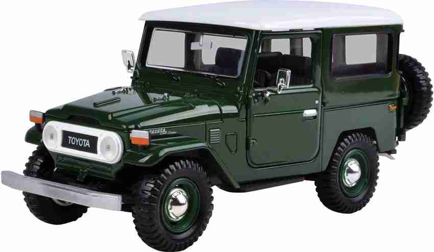 Motormax 1 24 Toyota FJ40 Hardtop Diecast Car Platinum