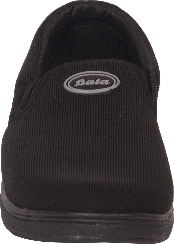 Black canvas sale shoes bata
