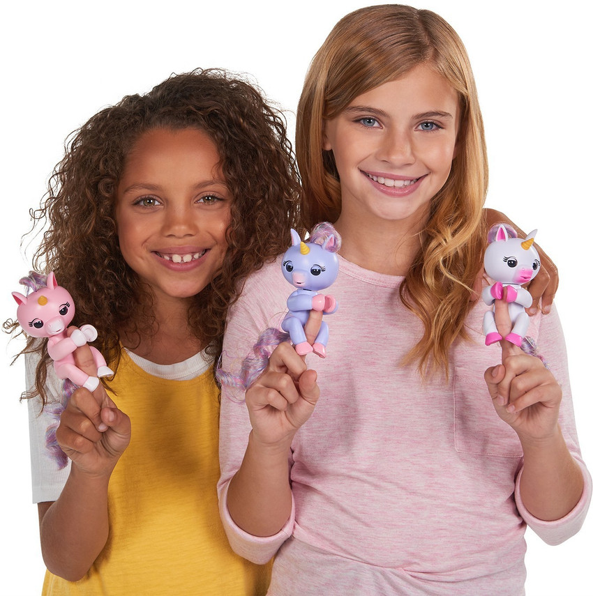Fingerlings cheap huggable unicorn