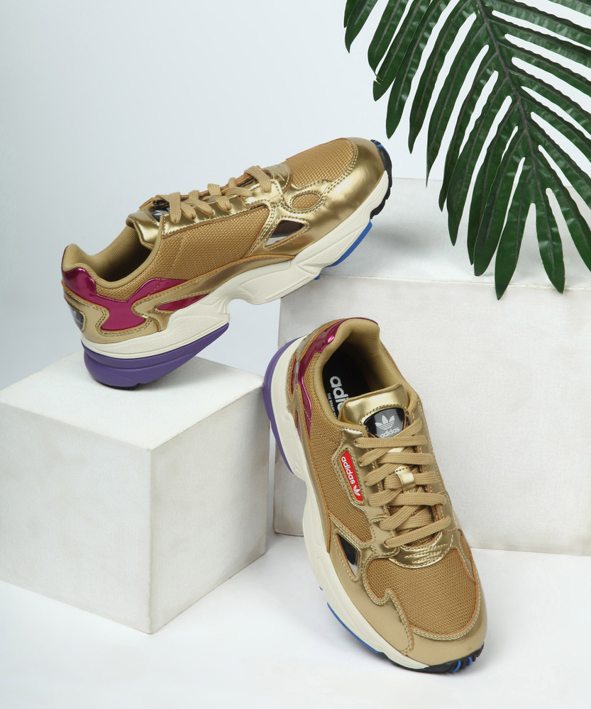 Adidas falcon w gold store