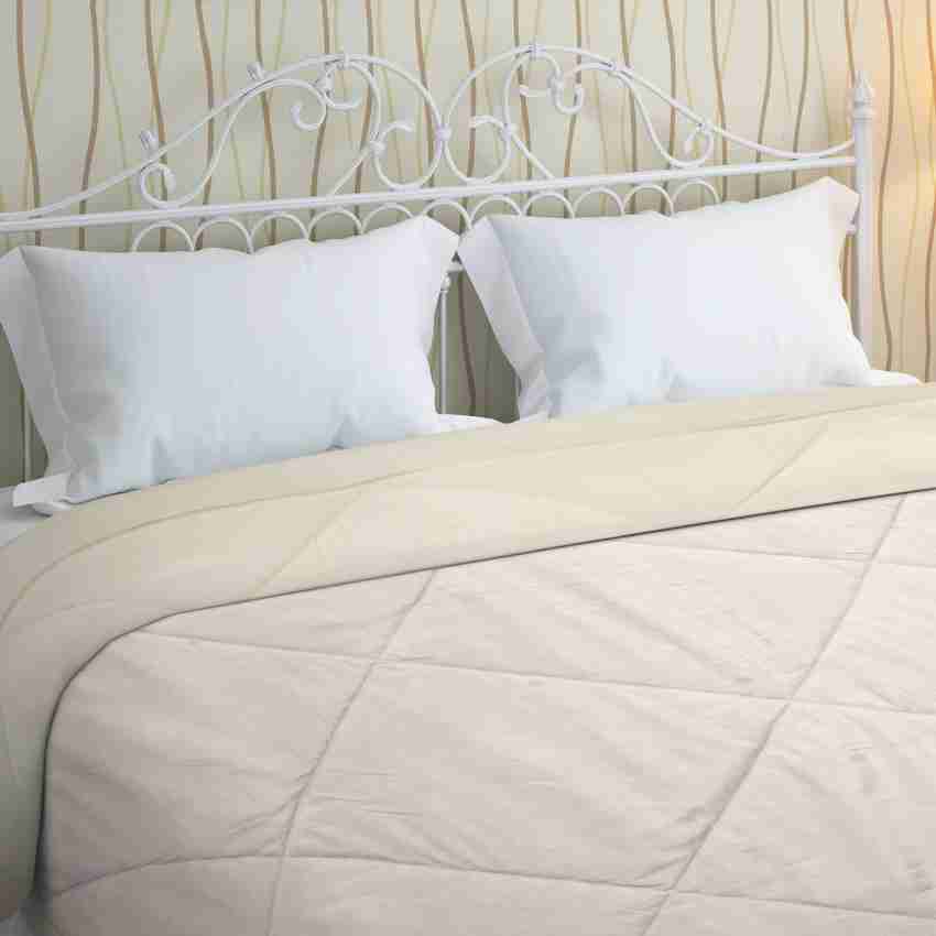 Bombay Dyeing Solid Double Comforter for Mild Winter