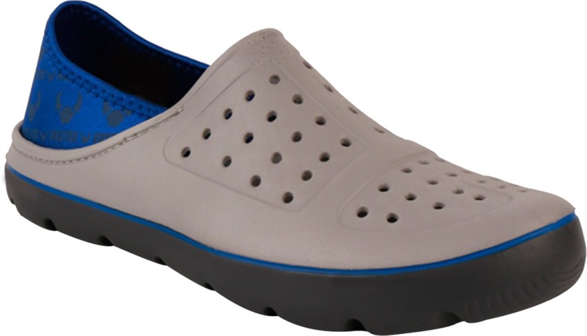 Vostro on sale light shoes