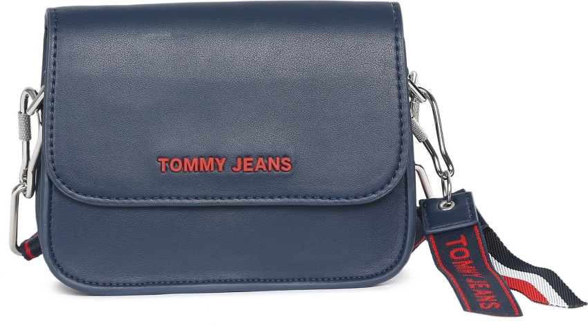 Tommy jeans outlet boxy crossbody bag