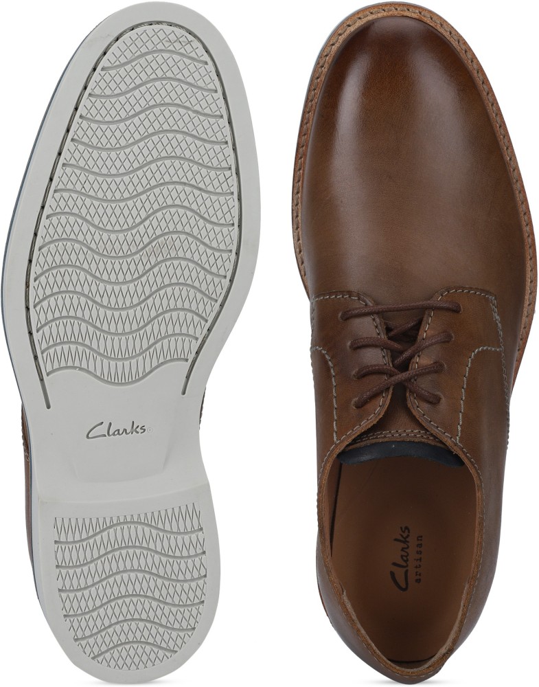 Clarks atticus outlet