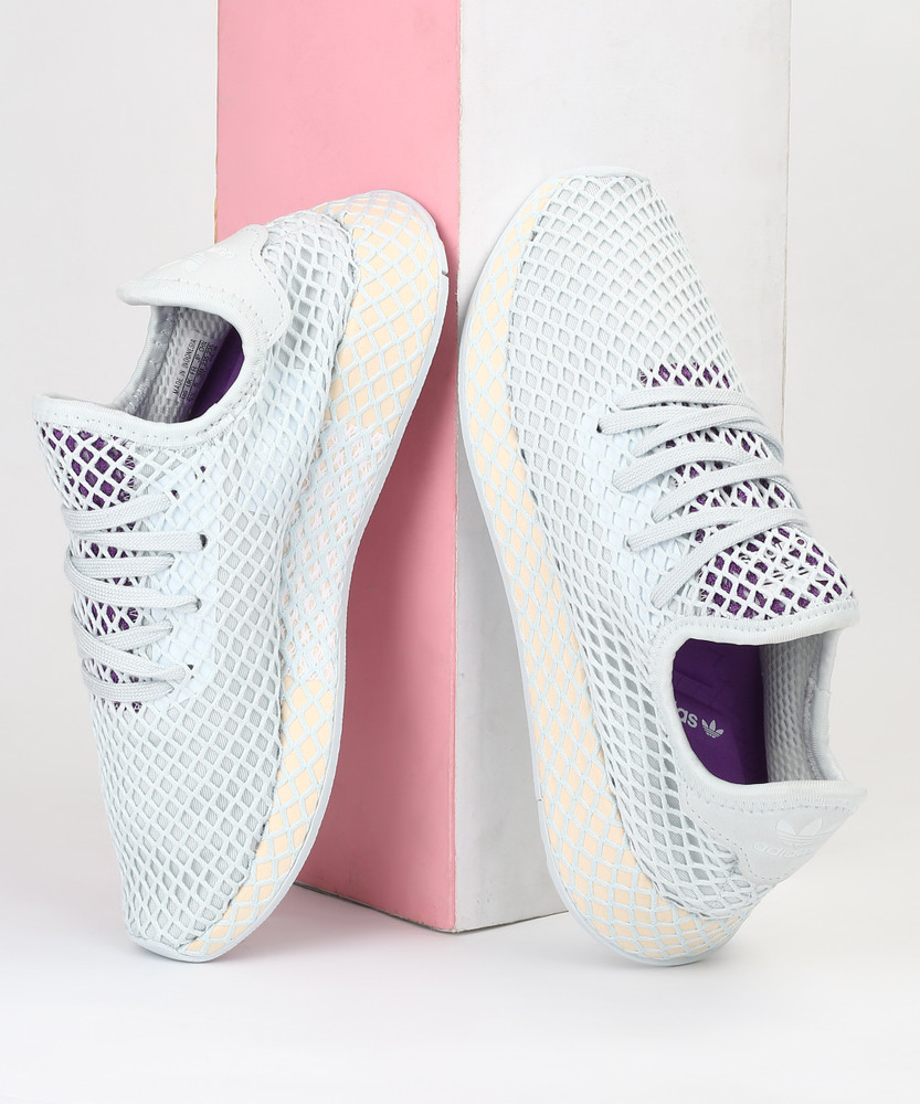 white adidas deerupt womens