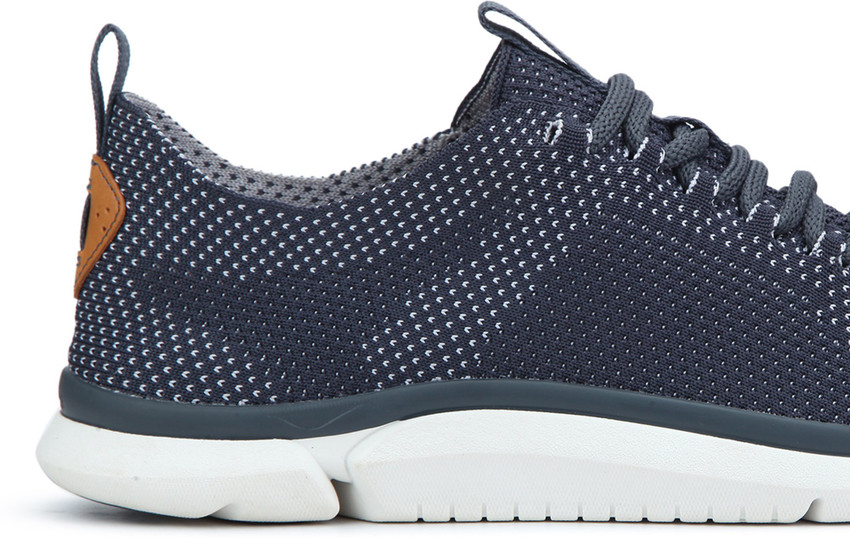 Clarks running shoes shop