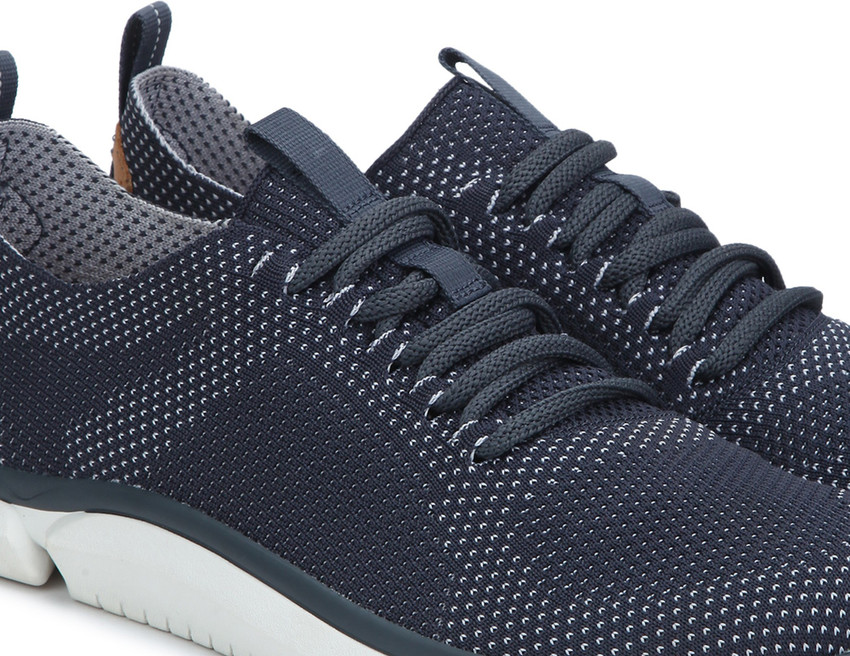 Triken top run clarks