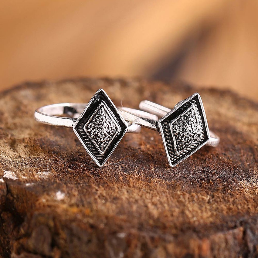 Voylla Silver Lightly Embellished Casual Toe Rings Sterling Silver Silver Plated Toe Ring Price in India Buy Voylla Silver Lightly Embellished Casual Toe Rings Sterling Silver Silver Plated Toe Ring O...