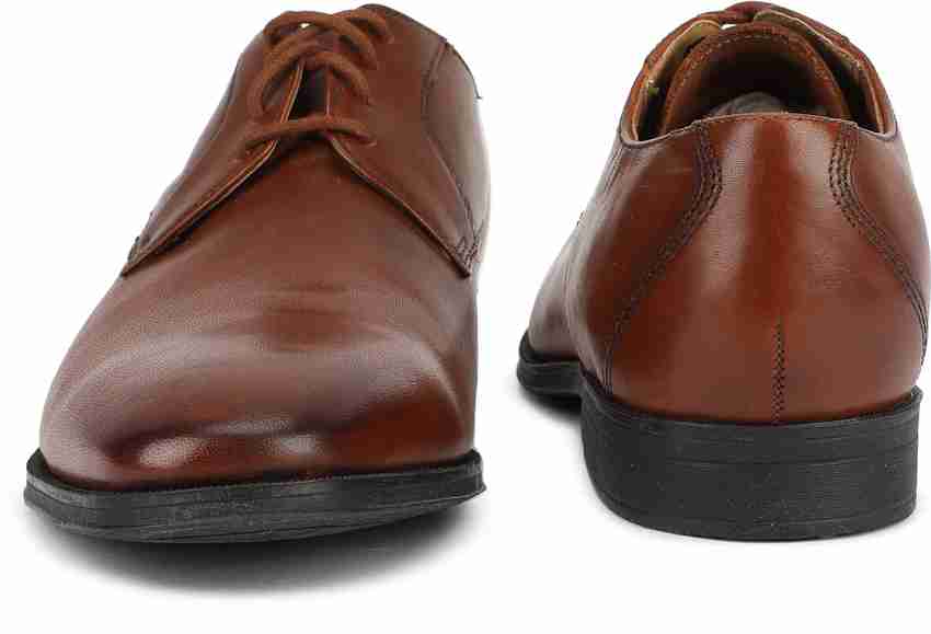 Clarks gilman slip sale