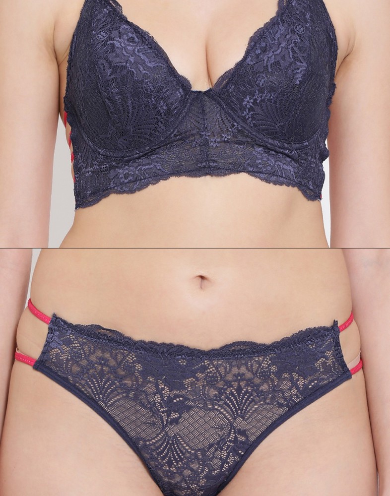 Buy Lace Padded Underwired Push-up Plunge Bra Online India, Best Prices,  COD - Clovia - BR1608A14