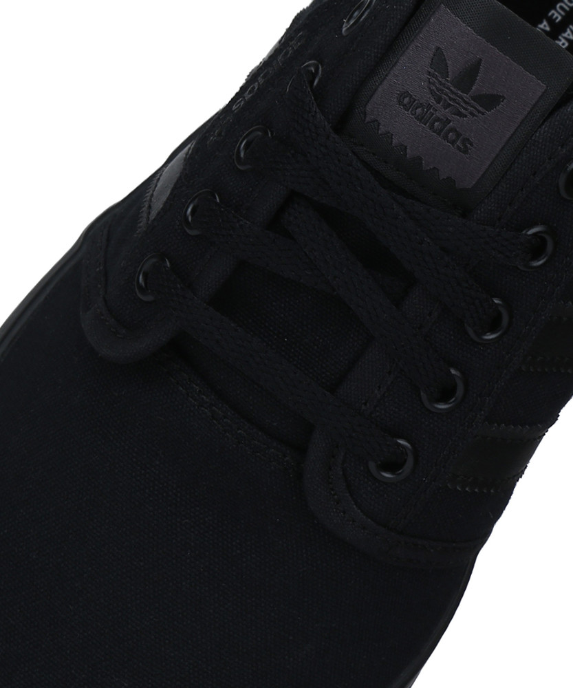 Adidas on sale seeley canvas
