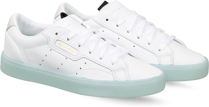 Sleek z adidas store