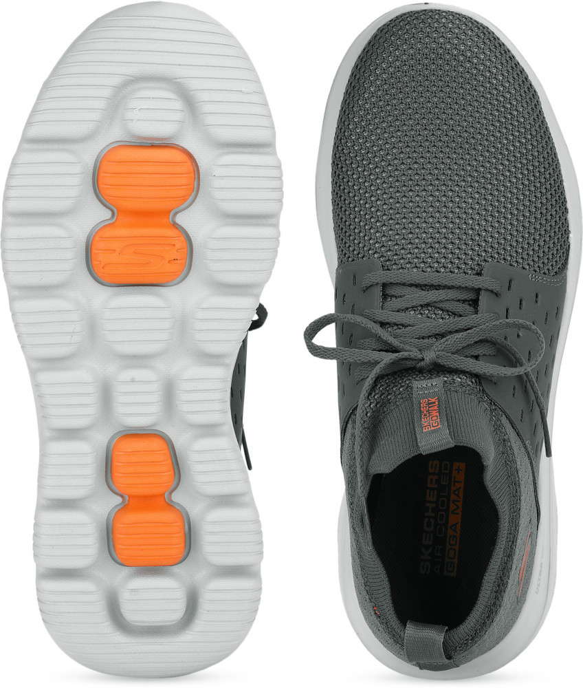 54726 skechers hot sale