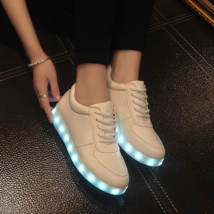 Light shop shoes flipkart