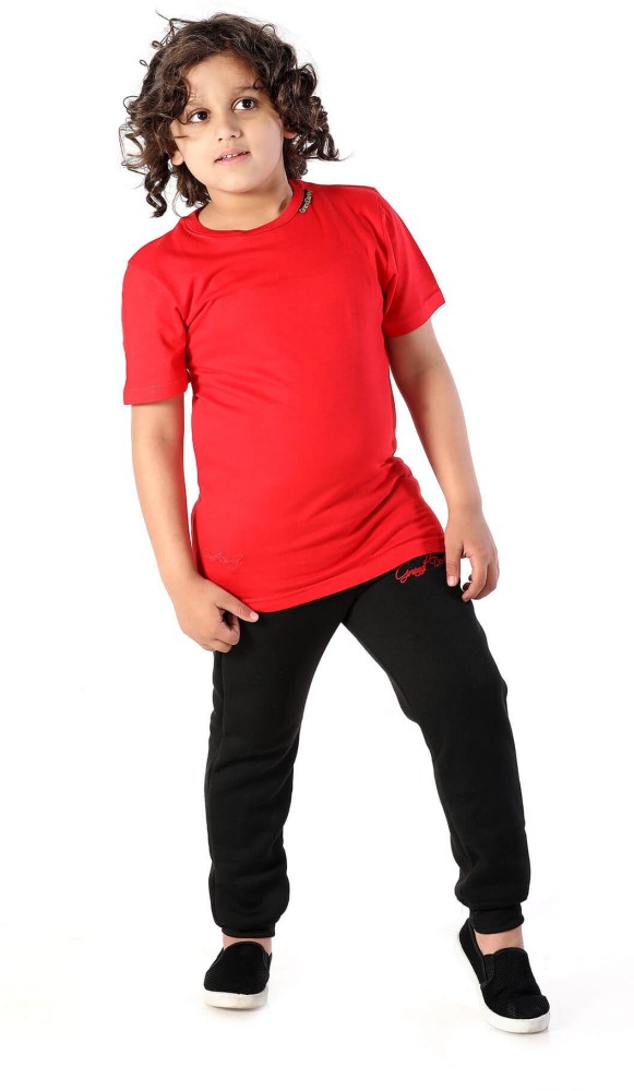 Red t shirt black jeans deals