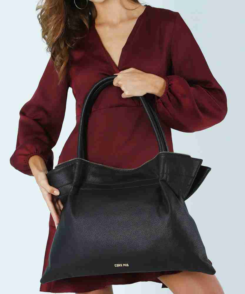 Cara mia store shoulder bag