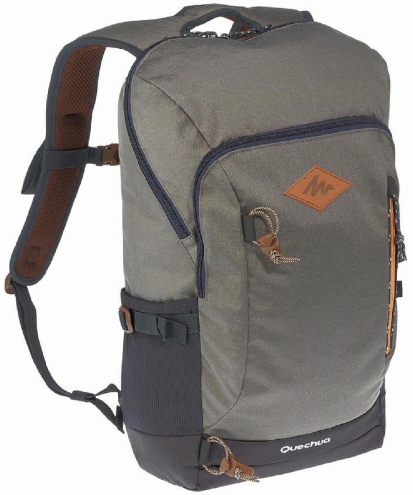 Decathlon quechua 20l on sale backpack